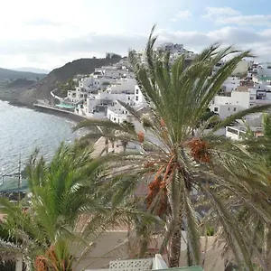 casa-las-playitas-sea-view-1-min-to-sea-the-best.hotelsfuerteventura.org/